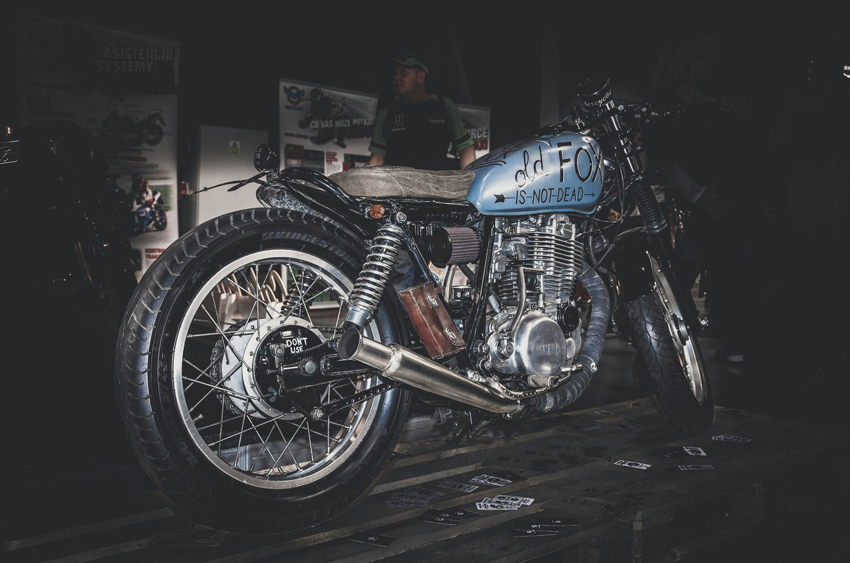 Café Racer vs Bobber vs Tracker: Key Differences Explained - Central Wheel Components