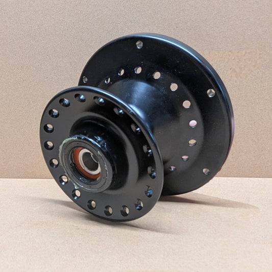 Triumph Front hub Black